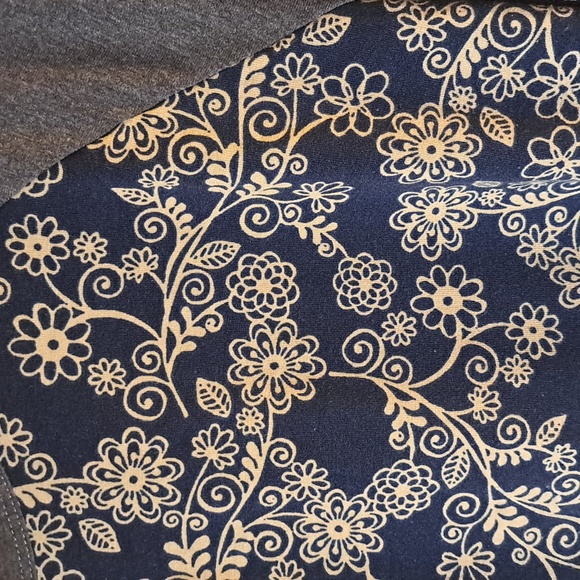 Lularoe Randy tee - Picture 2 of 3